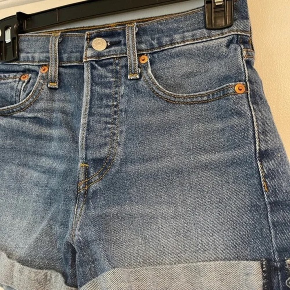 Levi's 501 Medium Wash Denim Shorts - Picture 15 of 15